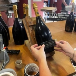 Champagne Alain NAVARRE - Hand-labelling Magnums